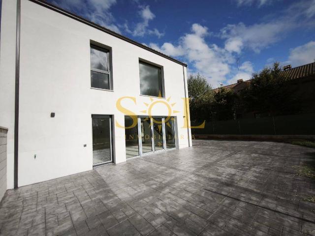 Chalet en venta en Sariegos, León