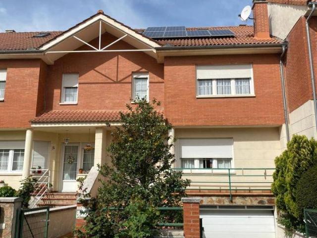 Chalet en venta en Sariegos, Castilla y León