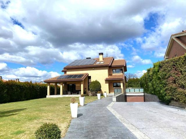 Chalet en venta en Sariegos, Castilla y León