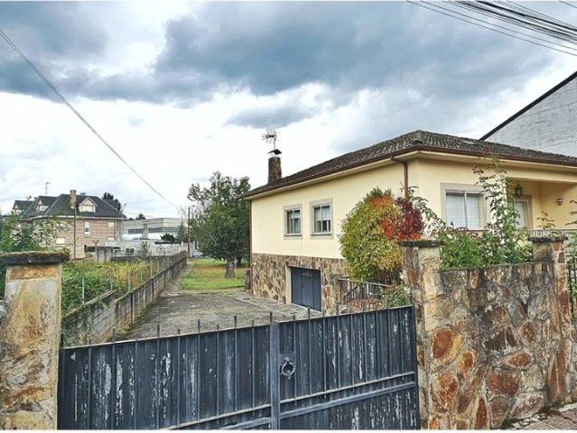 Chalet en venta en Sarria