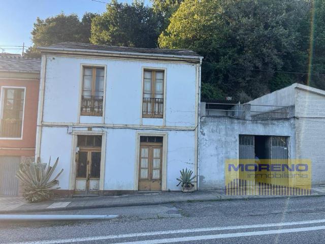 Chalet en venta en Sarria