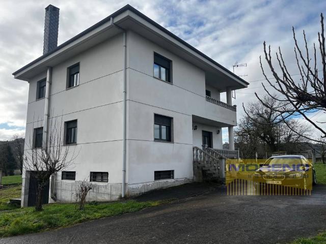 Chalet en venta en Sarria