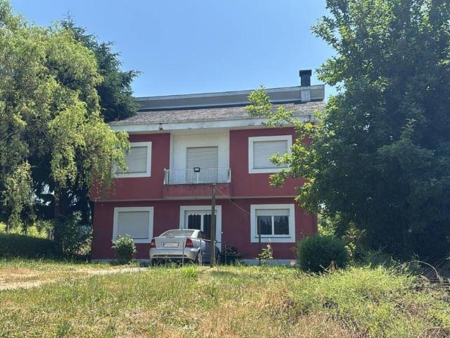 Chalet en venta en Sarria