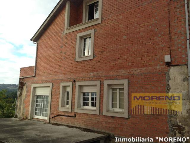 Chalet en venta en Sarria