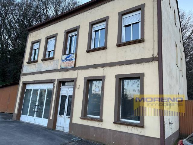 Chalet en venta en Sarria