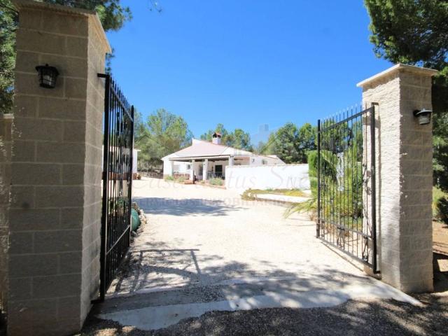 Villa en venta en Sax, María Moliner