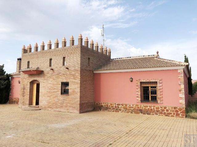 Villa en venta en Sedella