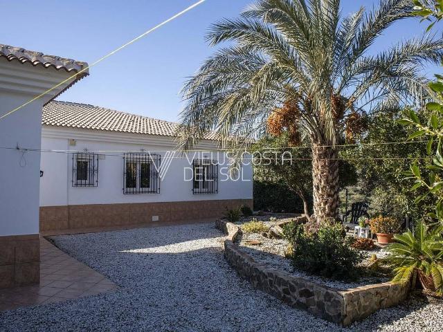 Villa en venta en Sedella