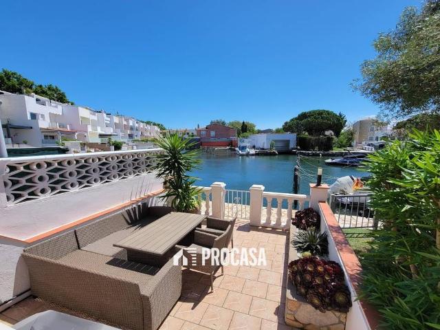 Villa en venta en Empuriabrava