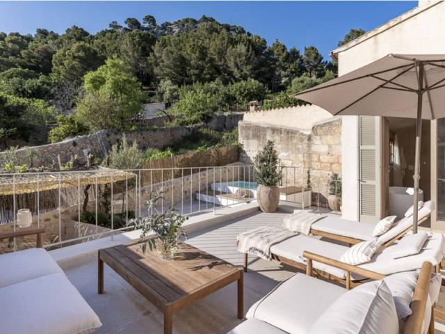 Villa en venta en Selva, Camarata