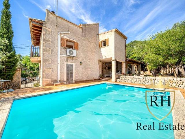 Villa en venta en Selva, Camarata