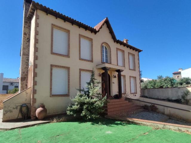 Chalet en venta en Serradilla