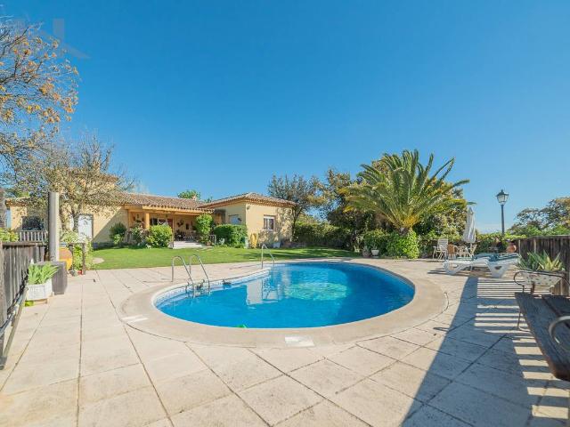 Chalet en venta en Sevilla La Nueva, Madrid
