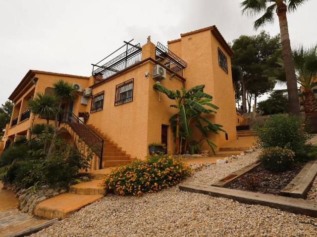 Chalet en venta en La Hoya de Buñol, Valencia
