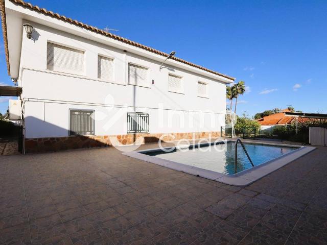 Chalet en venta en La Hoya de Buñol, Valencia