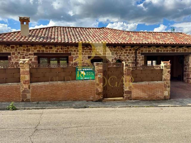Villa en venta en Sigüenza, Colonia La Isla