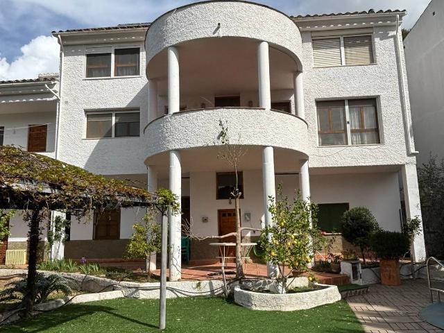Villa en venta en Siles