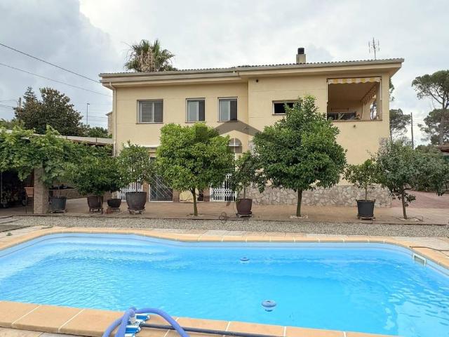Villa en venta en Sils