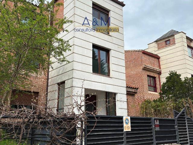 Villa en venta en Simancas, Urbanización El Plantío