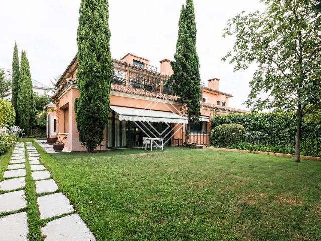 Villa en venta en Pozuelo De Alarcón, Pozuelo Estación Villa en venta en Pozuelo De Alarcón, Pozuelo Estación
