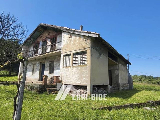Villa en venta en Sondika, Landa