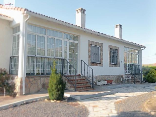 Villa en venta en Sotalbo