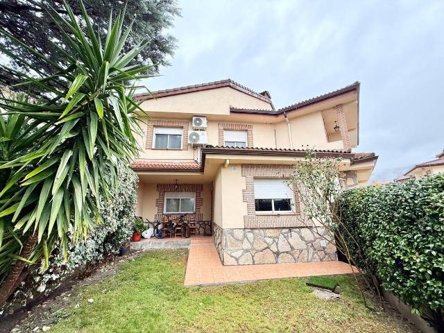 Chalet en venta en Sotillo De La Adrada, Ávila