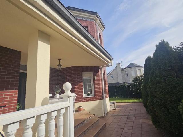 Chalet en venta en Bezana, Santa Cruz De Bezana