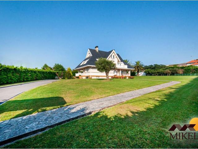 Chalet en venta en Bezana, Santa Cruz De Bezana