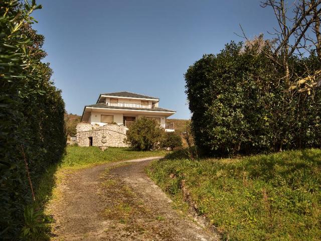Chalet en venta en Bezana, Santa Cruz De Bezana