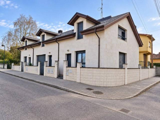 Chalet en venta en Sierrapando, Torrelavega