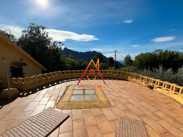 Chalet en venta en Tàrbena
