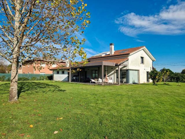 Chalet en venta en Luou, Santiago