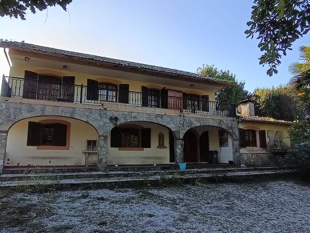 Chalet en venta en O Rapeiro, Teo