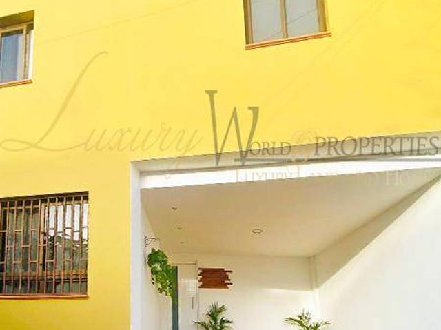 Chalet en venta en La Postura, Adeje