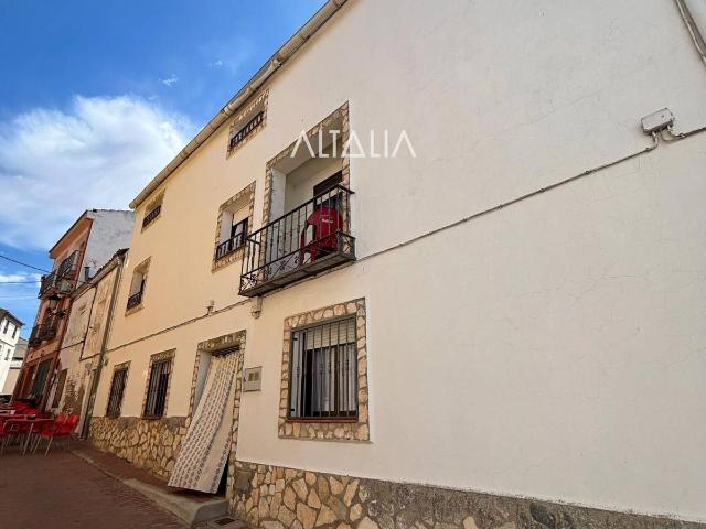 Chalet en venta en Tinajas, Cuenca