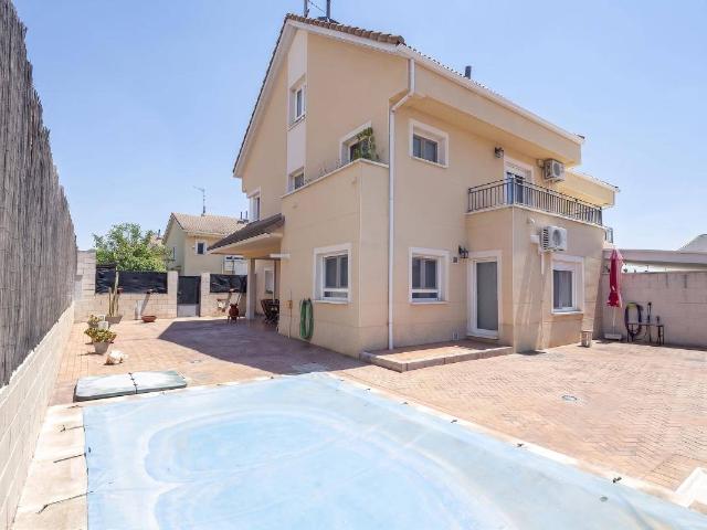 Chalet en venta en Titulcia, Madrid
