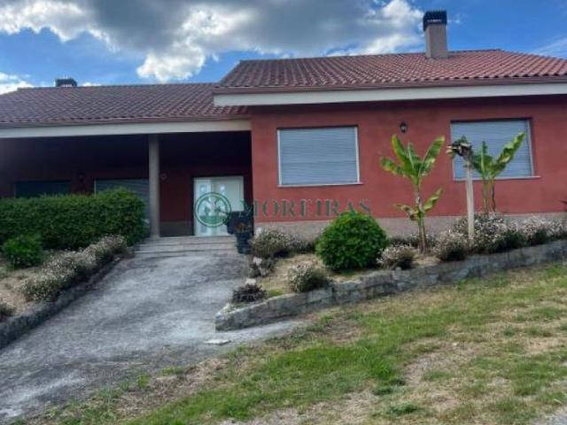 Chalet en venta en Toén, Ourense