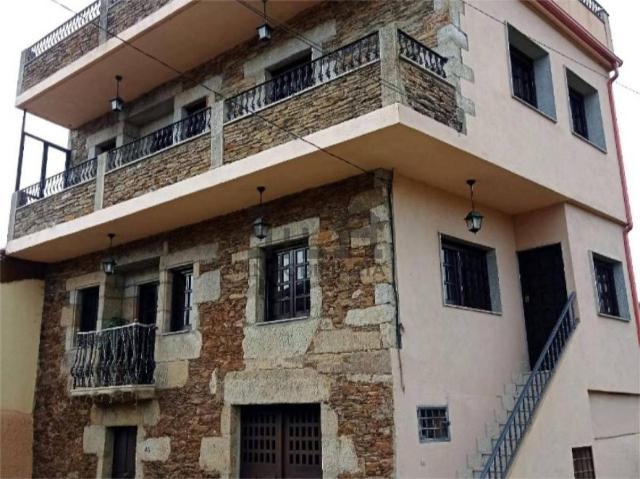 Villa en venta en Toén, Ribadela