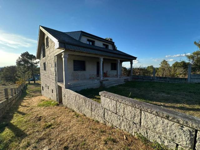 Chalet en venta en Toén, Ourense
