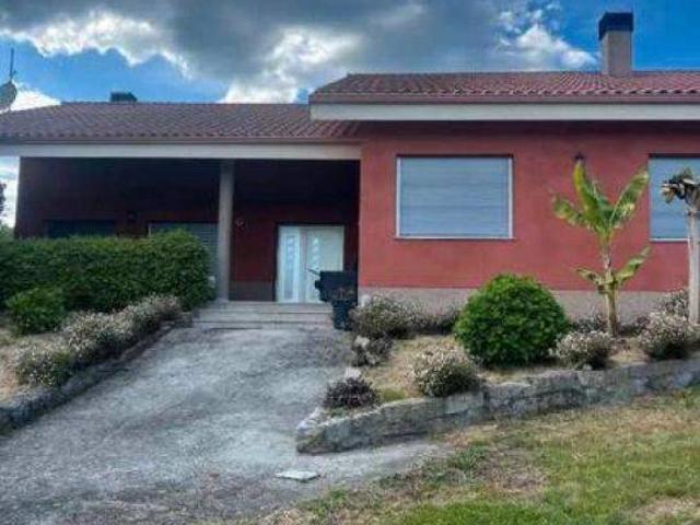 Chalet en venta en Toén, Ourense