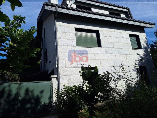 Chalet en venta en Toén, Ourense