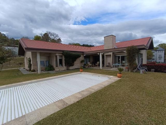 Chalet en venta en Toén, Ribadela