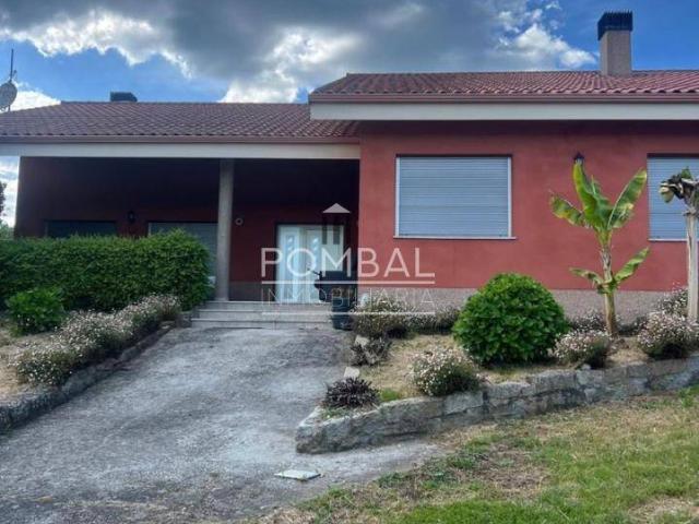 Villa en venta en Toén, Ribadela