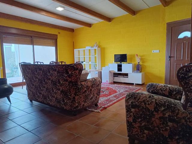 Villa en venta en Toén, Ribadela