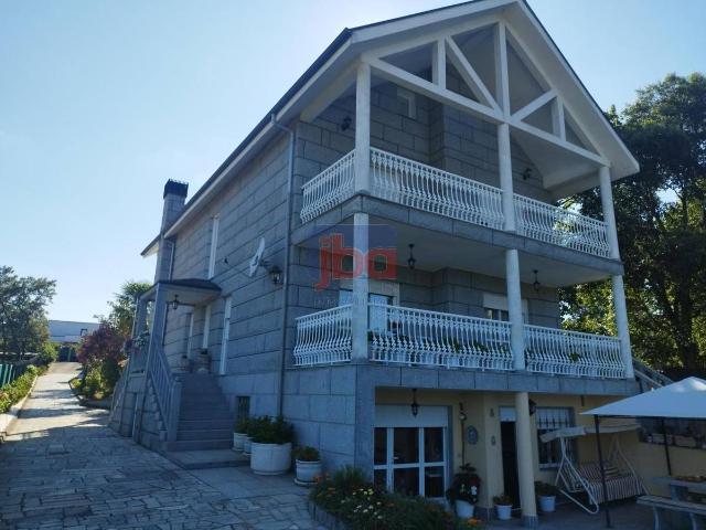 Chalet en venta en Toén, Ourense