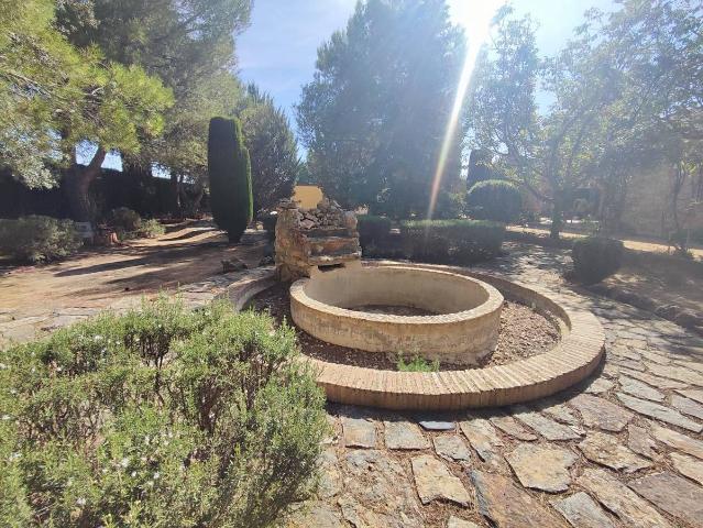 Chalet en venta en Tomelloso, Castilla-La Mancha