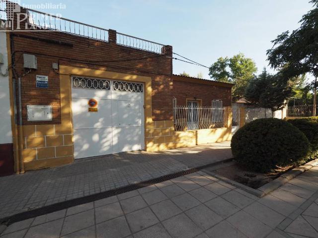 Chalet en venta en Tomelloso, Castilla-La Mancha