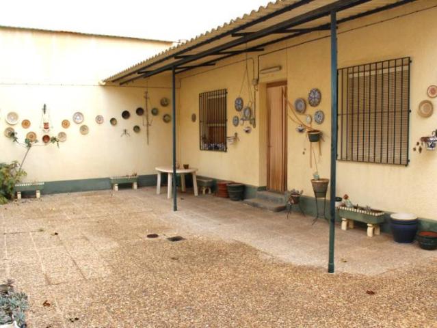 Chalet en venta en Tomelloso, Castilla-La Mancha