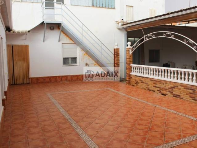 Chalet en venta en Tomelloso, Castilla-La Mancha